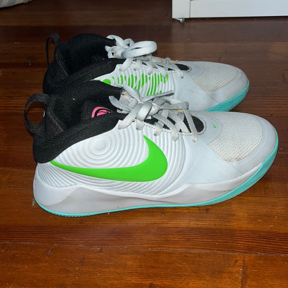 Nike boys team hustle AQ4224-005 basketball shoes